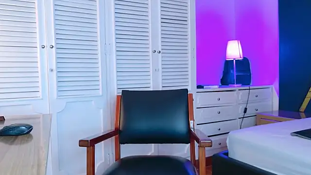 Snapshot of Adel_Nesbiit chatting on May 19, 7:53 pm Adel Nesbiit online show from May 19, 7:53 pm