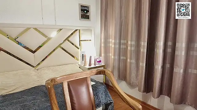 Snapshot of carolineamber_ chatting on September 25, 2:15 am carolineamber online show from September 25, 2:15 am