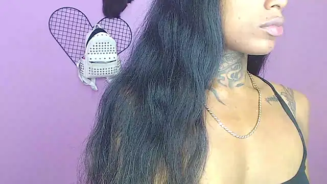 Snapshot of badgirls_cx chatting on December 17, 2:55 am badgirls cx online show from December 17, 2:55 am