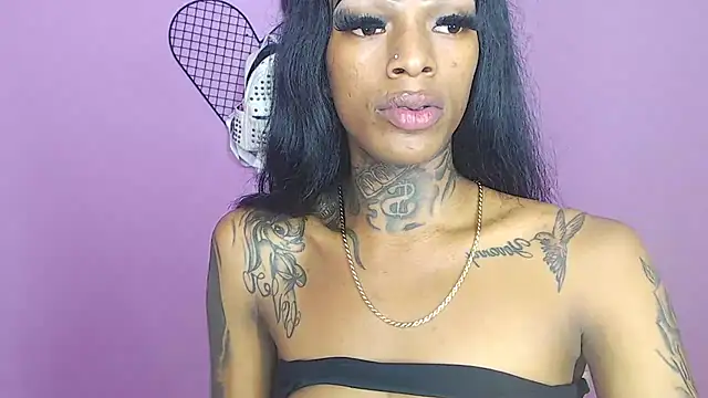 Snapshot of badgirls_cx chatting on December 17, 12:43 pm badgirls cx online show from December 17, 12:43 pm