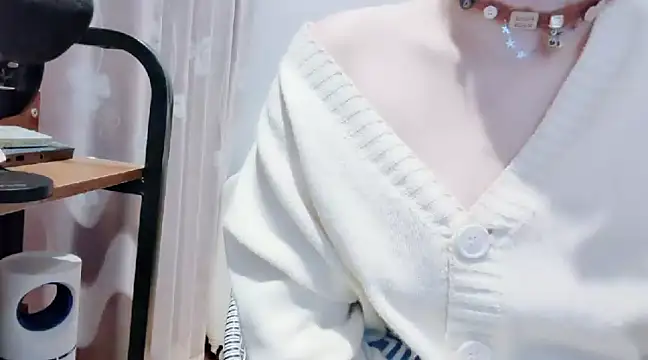 Snapshot of arena1357 chatting on December 2, 1:24 pm arena1357 online show from December 2, 1:24 pm