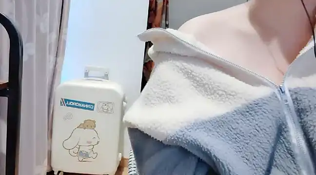 Snapshot of arena1357 chatting on December 8, 11:19 pm arena1357 online show from December 8, 11:19 pm