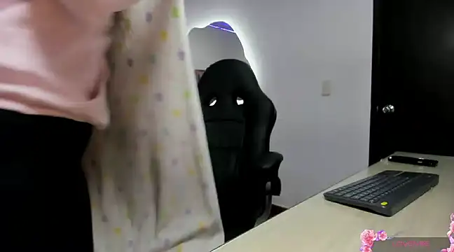 Estefany777 online show from February 19, 2:01 am