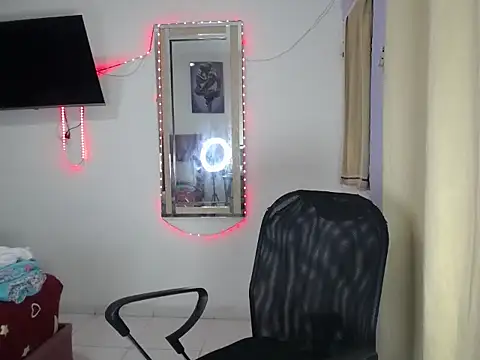 Snapshot of boy_latino_sex chatting on September 19, 12:39 pm boy latino sex online show from September 19, 12:39 pm