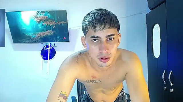 Snapshot of boy_latino_sex chatting on October 20, 8:59 am boy latino sex online show from October 20, 8:59 am