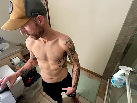 Snapshot of RuffClvb chatting on December 8, 2:18 am RuffClvb online show from December 8, 2:18 am