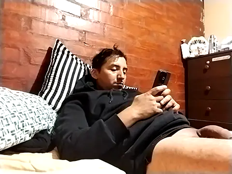 Snapshot of angelcachondo199211 chatting on November 1, 2:46 am angelcachondo199211 online show from November 1, 2:46 am