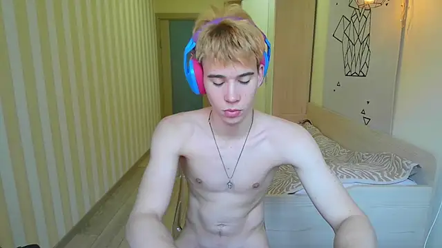 Snapshot of gayGamogey chatting on June 9, 12:17 pm gayGamogey online show from June 9, 12:17 pm