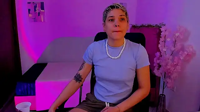 Charlee pink online show from November 5, 5:35 pm