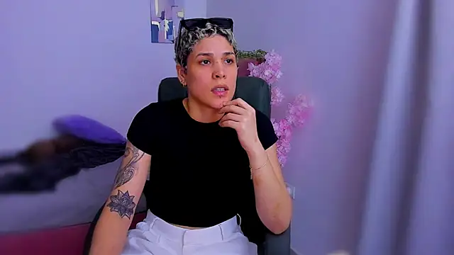 Charlee pink online show from November 18, 8:57 pm