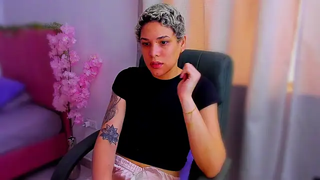 Charlee pink online show from November 19, 3:34 pm