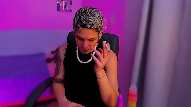 Charlee pink online show from November 22, 4:44 am