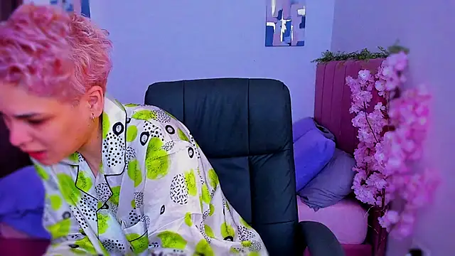 Charlee pink online show from December 16, 4:56 pm