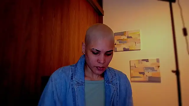 Charlee pink online show from March 9, 7:07 pm