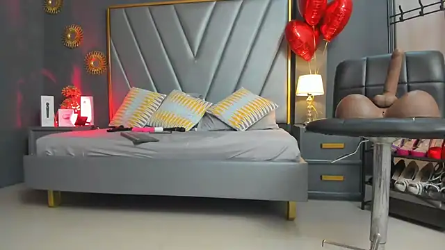 Snapshot of Laurenwells_ chatting on February 15, 11:03 pm Laurenwells  online show from February 15, 11:03 pm