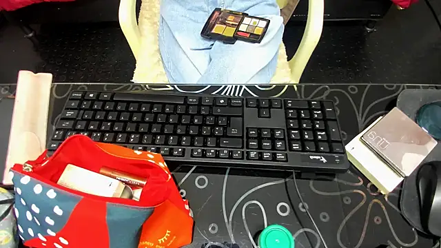 Snapshot of Abrillee1 chatting on February 1, 7:13 pm Abrillee1 online show from February 1, 7:13 pm