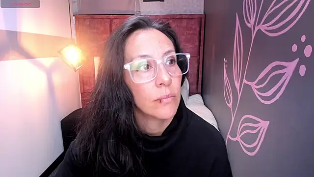 Snapshot of Abrillee1 chatting on November 8, 11:43 am Abrillee1 online show from November 8, 11:43 am