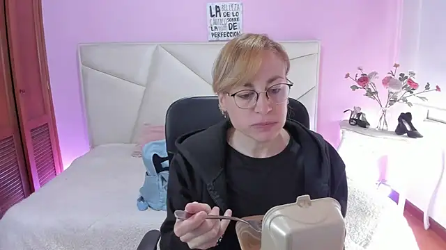 Snapshot of SammySanders chatting on July 23, 12:47 pm SammySanders online show from July 23, 12:47 pm