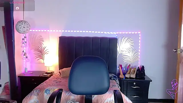 Julietacollins06 online show from February 13, 1:37 pm