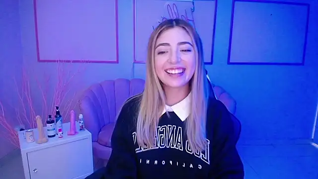 Snapshot of channel_blonde_a chatting on December 13, 7:43 pm channel blonde a online show from December 13, 7:43 pm