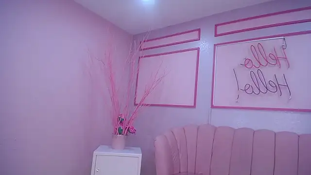 Snapshot of channel_blonde_a chatting on January 8, 8:50 pm channel blonde a online show from January 8, 8:50 pm