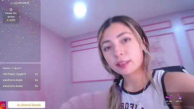 Snapshot of channel_blonde_a chatting on January 22, 1:53 am channel blonde a online show from January 22, 1:53 am