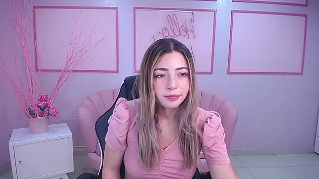 Snapshot of channel_blonde_a chatting on January 22, 4:44 pm channel blonde a online show from January 22, 4:44 pm