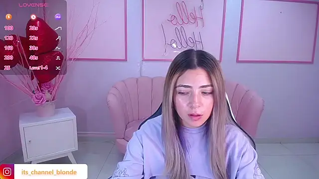 Snapshot of channel_blonde_a chatting on February 11, 4:35 pm channel blonde a online show from February 11, 4:35 pm