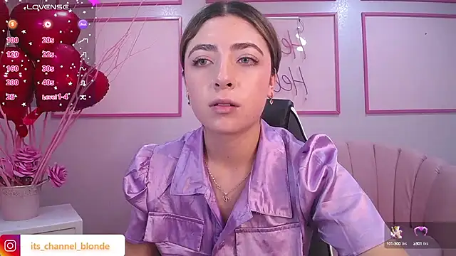Snapshot of channel_blonde_a chatting on February 21, 7:43 pm channel blonde a online show from February 21, 7:43 pm