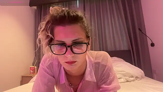 Alice Pinkhead online show from January 12, 8:19 am