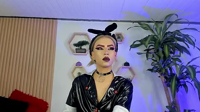 BrianaSchafer online show from November 24, 5:23 pm