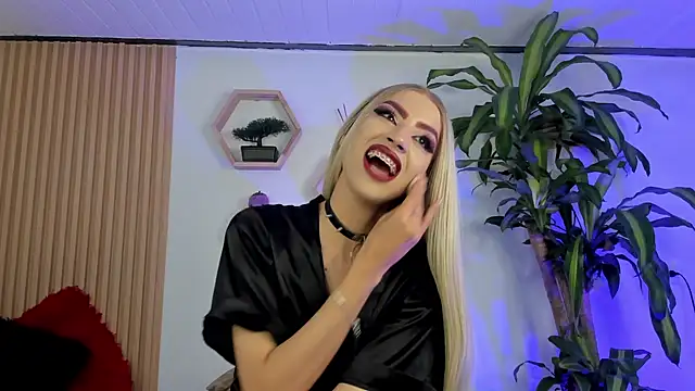 BrianaSchafer online show from February 17, 8:04 pm