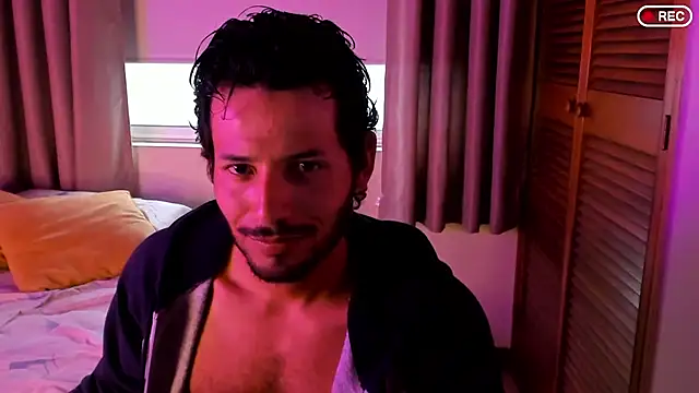 Nicholasrodrii online show from December 22, 10:18 pm