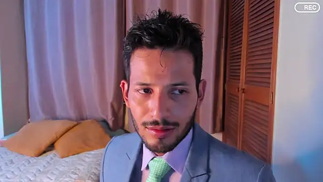 Nicholasrodrii online show from January 16, 10:25 pm