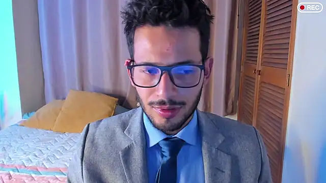 Nicholasrodrii online show from January 17, 11:30 pm