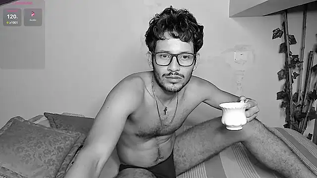 Nicholasrodrii online show from July 1, 2:13 am