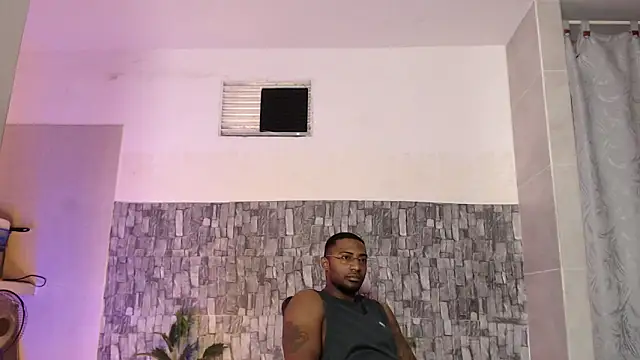 Snapshot of Joseephjackson chatting on November 10, 2:05 pm Joseephjackson online show from November 10, 2:05 pm