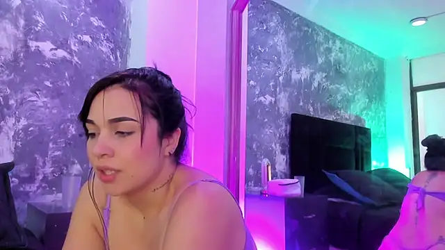 Snapshot of brianaGuzman chatting on January 10, 3:58 pm brianaGuzman online show from January 10, 3:58 pm