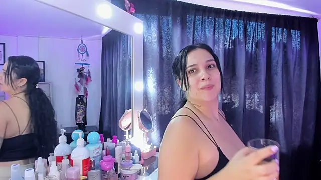 brianaGuzman online show from March 19, 6:56 pm