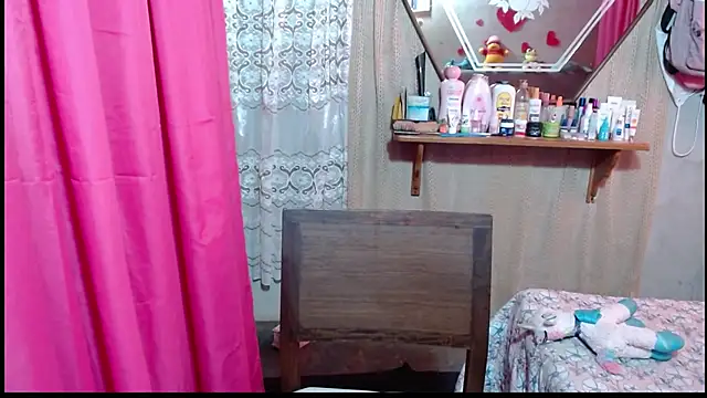 Lunawillis online show from February 24, 6:28 pm