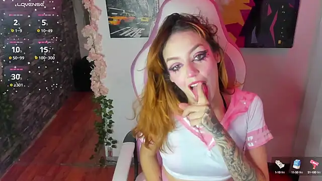 katt  black   online show from October 15, 9:04 pm