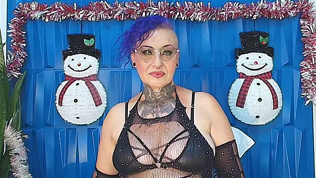 Snapshot of SandyyRose chatting on December 10, 7:22 pm SandyyRose online show from December 10, 7:22 pm