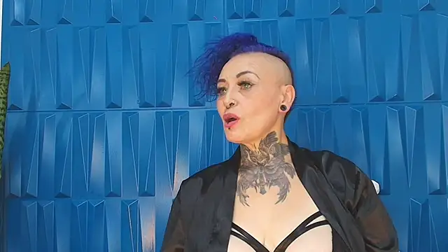 Snapshot of SandyyRose chatting on February 7, 7:27 pm SandyyRose online show from February 7, 7:27 pm