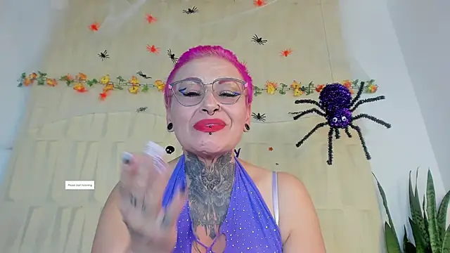 Snapshot of SandyyRose chatting on October 18, 4:26 am SandyyRose online show from October 18, 4:26 am