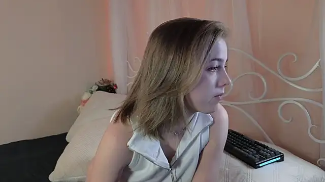 Snapshot of mary_ton chatting on March 21, 5:32 am mary ton online show from March 21, 5:32 am