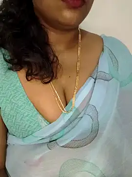 Snapshot of Sexy_Ammu_Telugu chatting on February 2, 5:21 am Sexy Ammu Telugu online show from February 2, 5:21 am