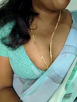 Snapshot of Sexy_Ammu_Telugu chatting on February 13, 4:17 pm Sexy Ammu Telugu online show from February 13, 4:17 pm