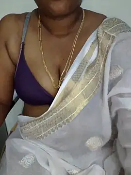 Snapshot of Sexy_Ammu_Telugu chatting on February 23, 6:45 pm Sexy Ammu Telugu online show from February 23, 6:45 pm