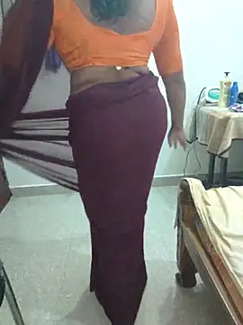 Snapshot of Sexy_Ammu_Telugu chatting on March 17, 4:11 pm Sexy Ammu Telugu online show from March 17, 4:11 pm