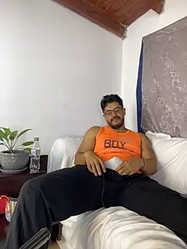 AndresSmith   online show from June 20, 7:49 pm